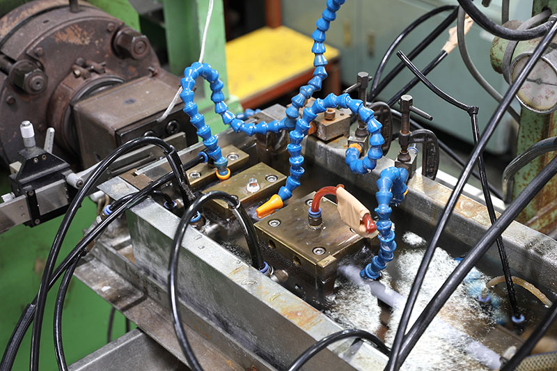 押出成形の困難を克服するオリジナル成形技術イメージ写真